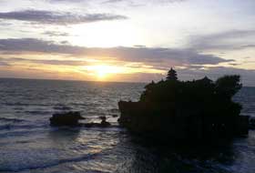 pura tanah lot bali